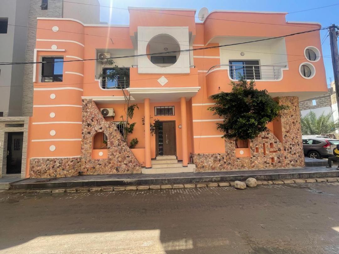 La Maison Rose *